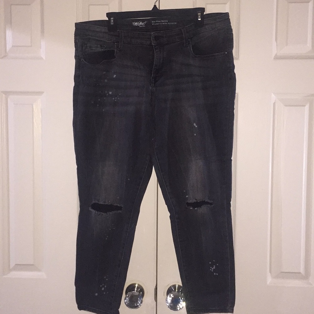 Stretch skinny distressed jeans